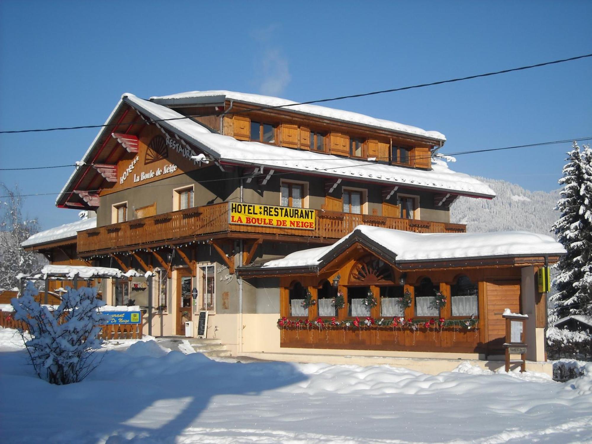 ホテル La Boule De Neige サモエンヌ エクステリア 写真